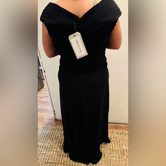 Merrily Chiffon Bridesmaid Dresses Long Pleated Empire V Back Evening Gowns - Picture 3 of 6